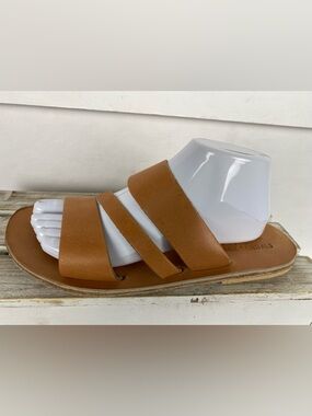 Camel Sandals Greek-style leather flat sole and three straps size 40 (9-9.5)